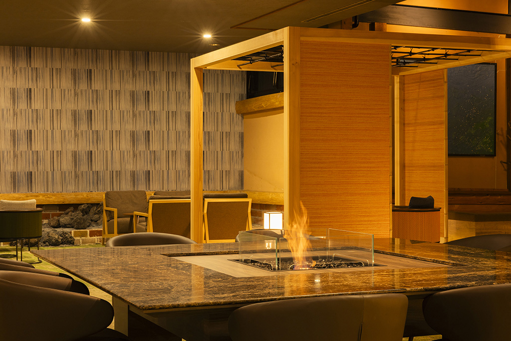 リニューアルされたモダンな空間のロビーラウンジ