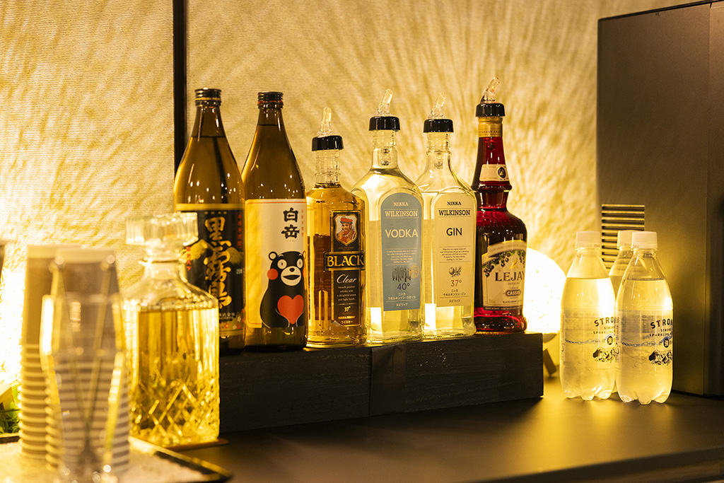 アルコールも飲み放題のドリンクバー